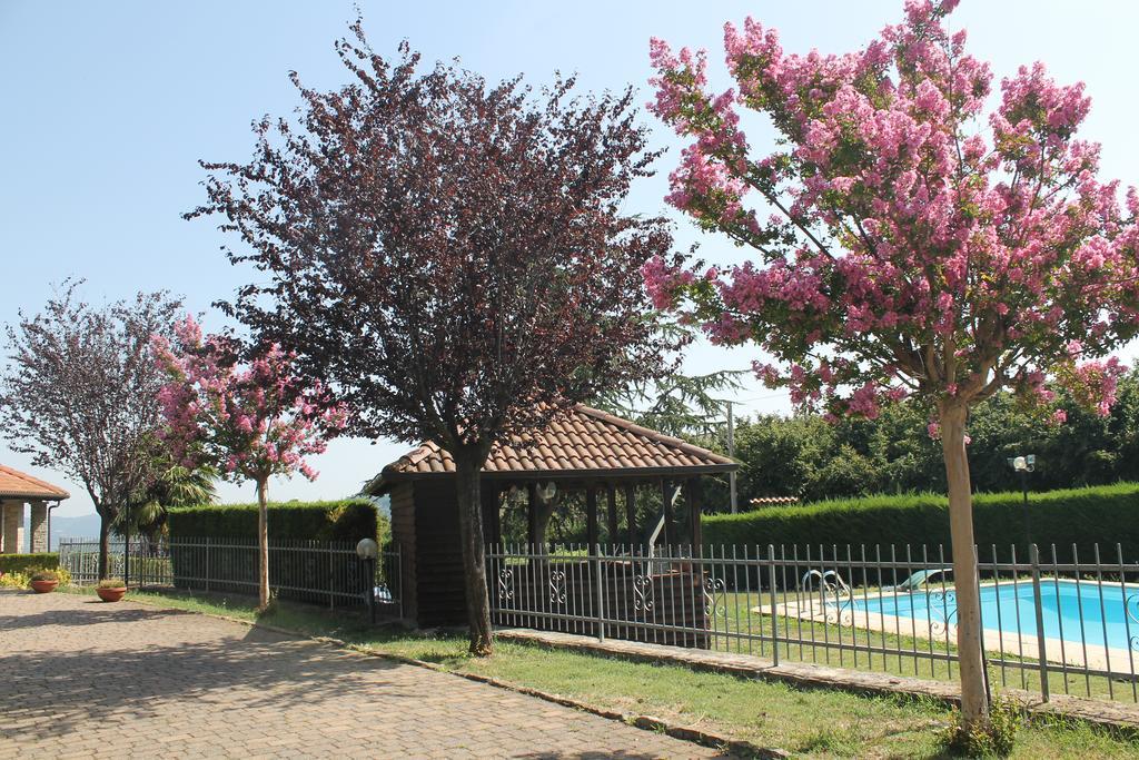 Villa Carla Castino Екстериор снимка
