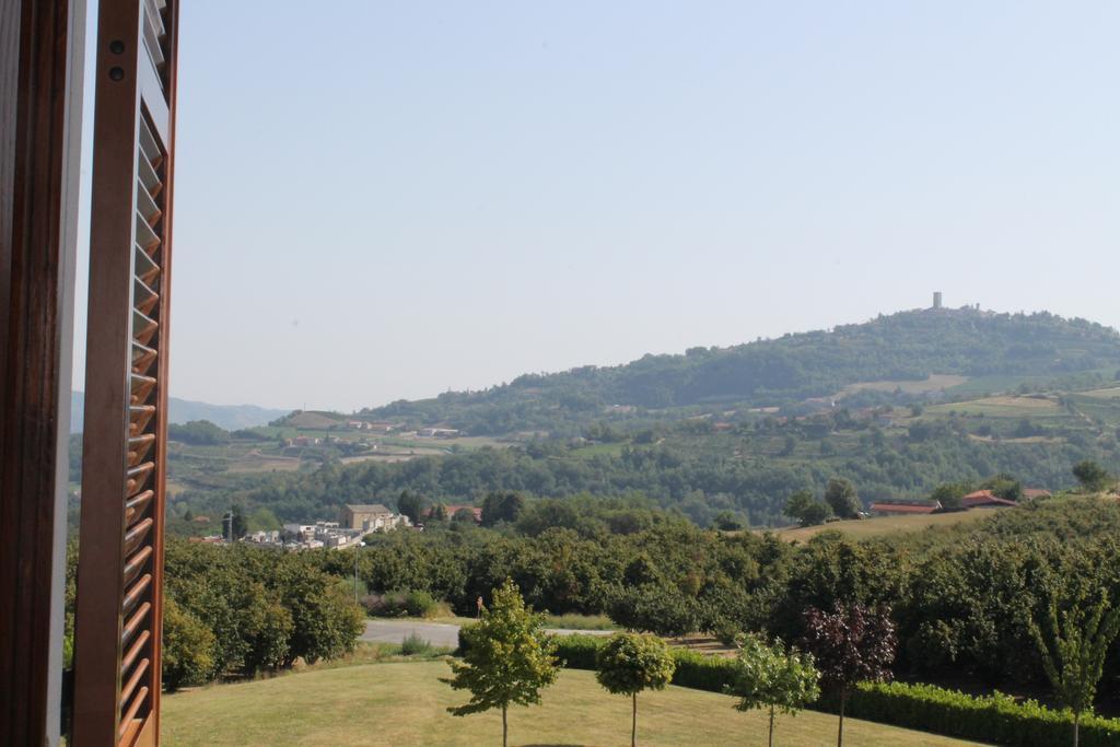 Villa Carla Castino Екстериор снимка