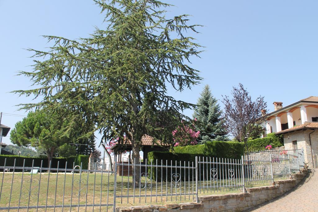 Villa Carla Castino Екстериор снимка
